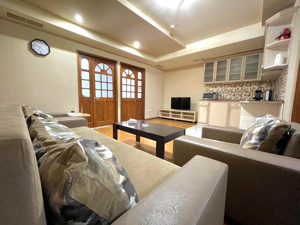 Apartments Emili Yerevan Bagian luar foto