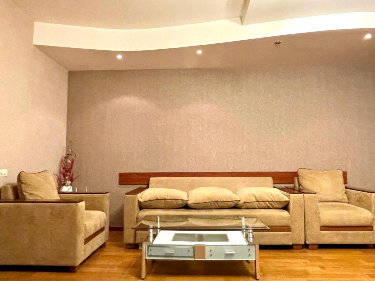Apartments Emili Yerevan Bagian luar foto