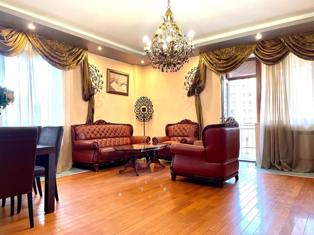 Apartments Emili Yerevan Bagian luar foto