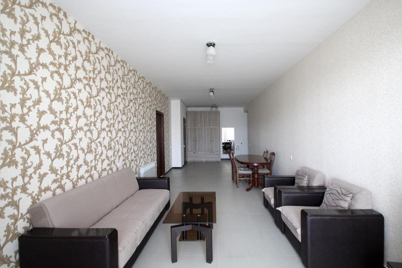 Apartments Emili Yerevan Bagian luar foto