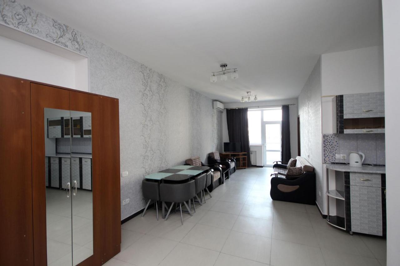 Apartments Emili Yerevan Bagian luar foto