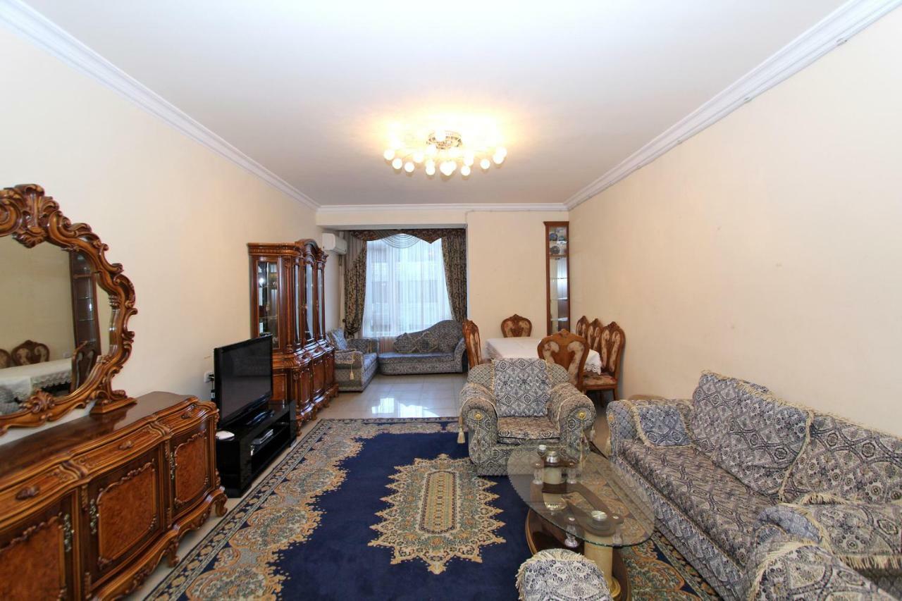 Apartments Emili Yerevan Bagian luar foto