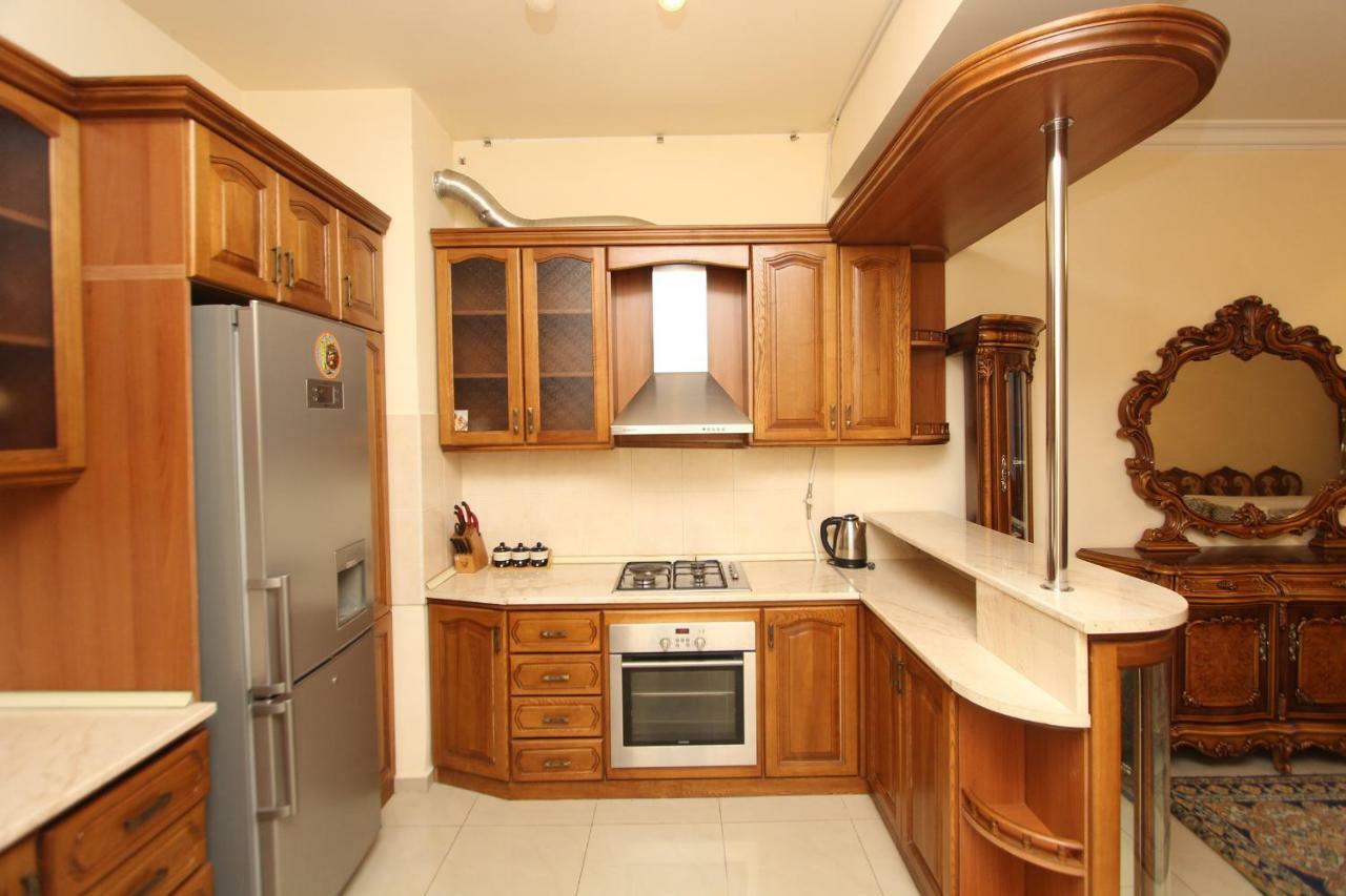 Apartments Emili Yerevan Bagian luar foto