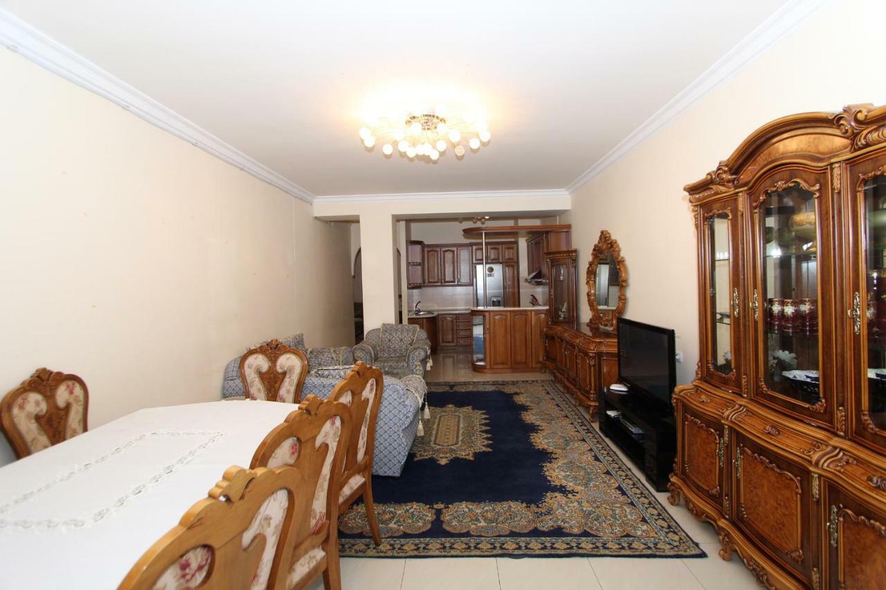 Apartments Emili Yerevan Bagian luar foto