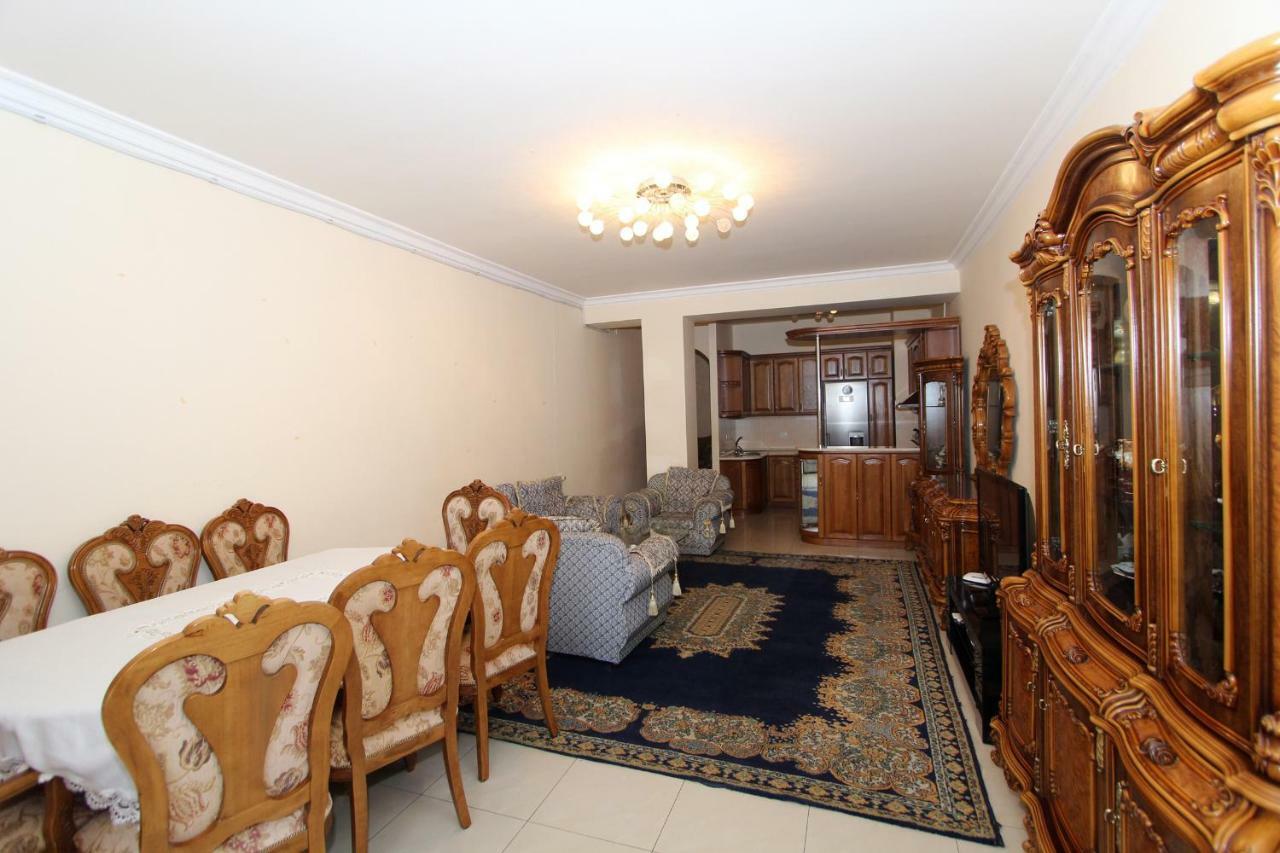 Apartments Emili Yerevan Bagian luar foto