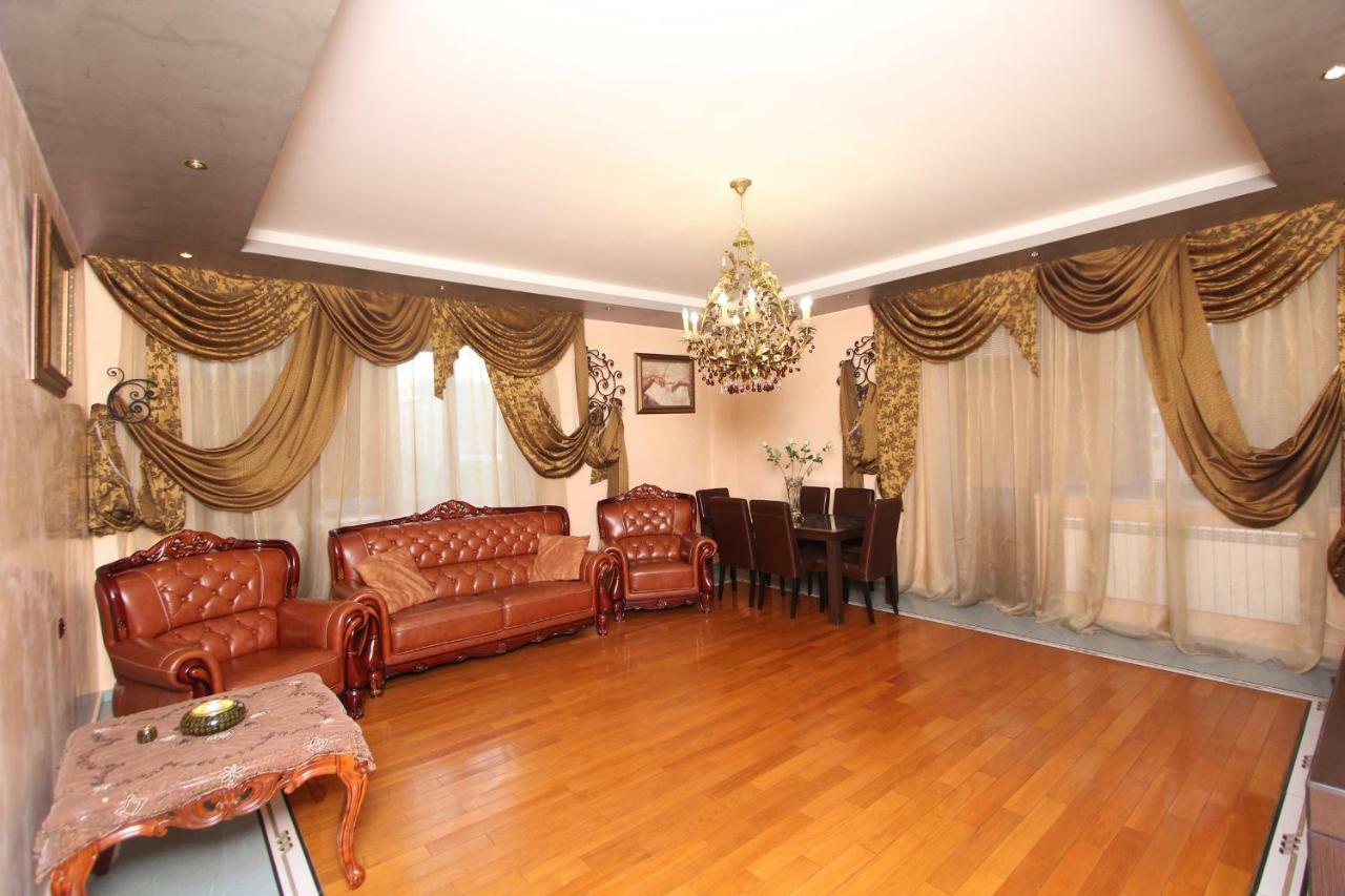 Apartments Emili Yerevan Bagian luar foto