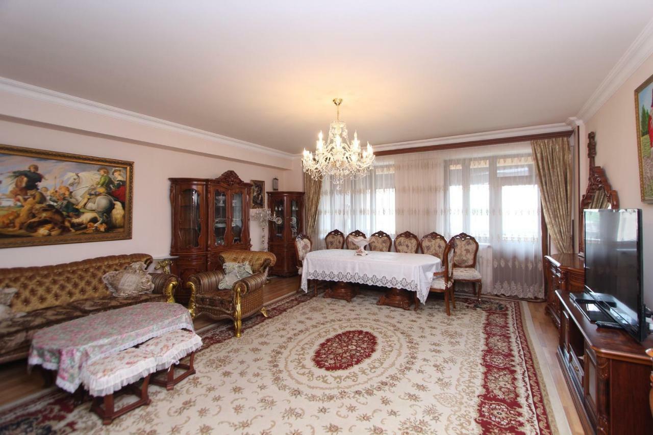 Apartments Emili Yerevan Bagian luar foto