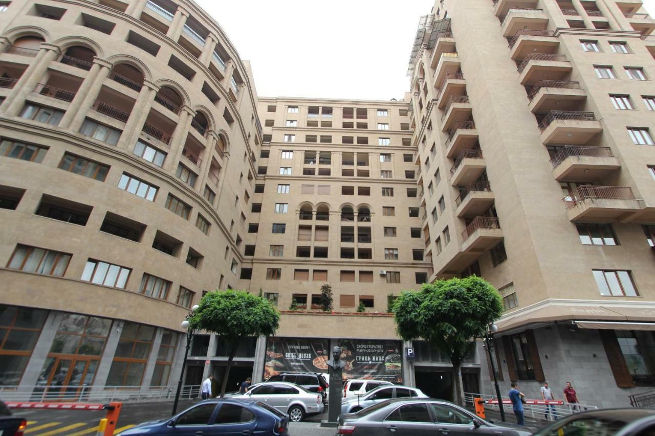 Apartments Emili Yerevan Bagian luar foto